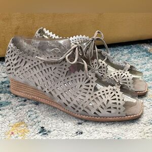 Jeffrey Campbell Espejo Wedge Shoes Laser Cut Lace Up Taupe Size 9